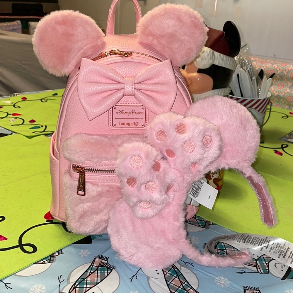 Disney parks piglet pink loungefly w/matching ears